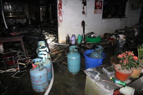 �Ĵ�һũ���ֳ�����ҹ��� ����ת��7��ú����