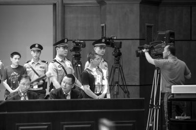 ���ֵ�͵װGPS�������Ů����