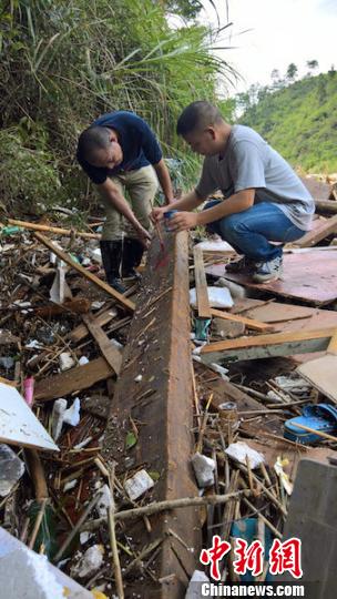 ������Ա���ڻ����Ѽ�ɢ�������ľ���� ������ ��