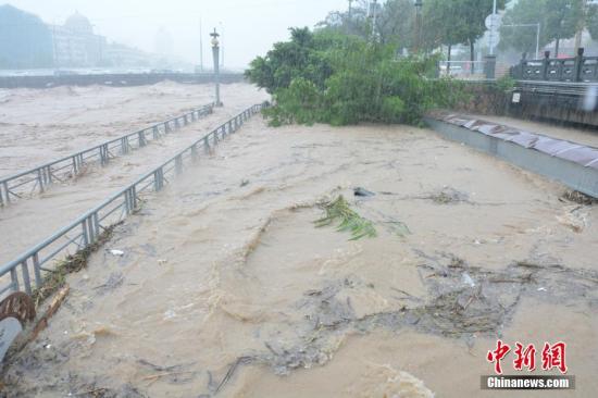 9��15�գ��ܽ����14��̨�硰Ī���١�Ӱ�죬�㽭ʡ�������ĳ��ؾ��ڴ������裬��ˮ���ǡ� �� �ܷ� ��