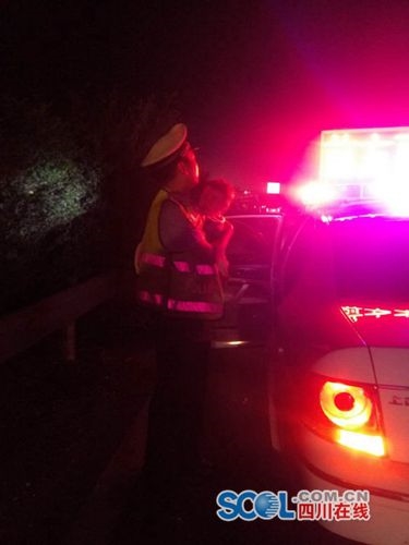 Ů�Ӹ���·���������� �񾯱��Ҵ�Ӥ��ִ��(ͼ)