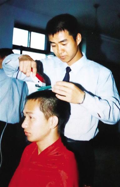 ����Ա�¶��߿�����600��� ���컹�����״�绰